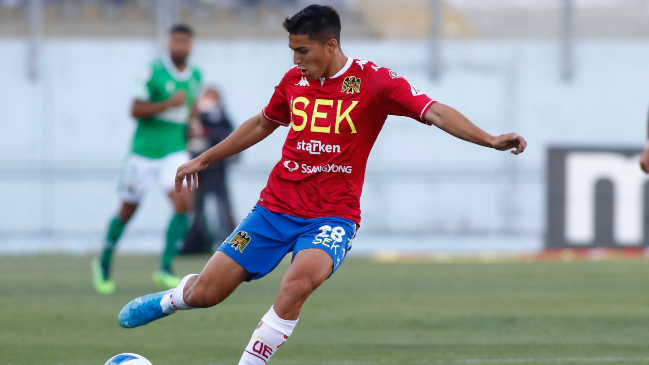 Villagra aprovechó un balón suelto en el área y empató para U. Española ante Ñublense