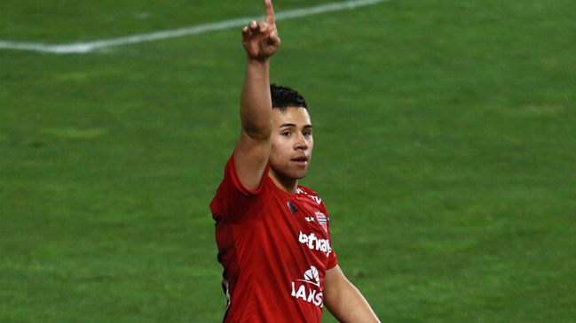 Alexander Aravena despertó interés desde la liga belga y la Championship de Inglaterra