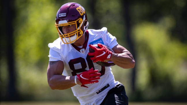 Washington Commanders dejó fuera del equipo a Sammis Reyes por lesión