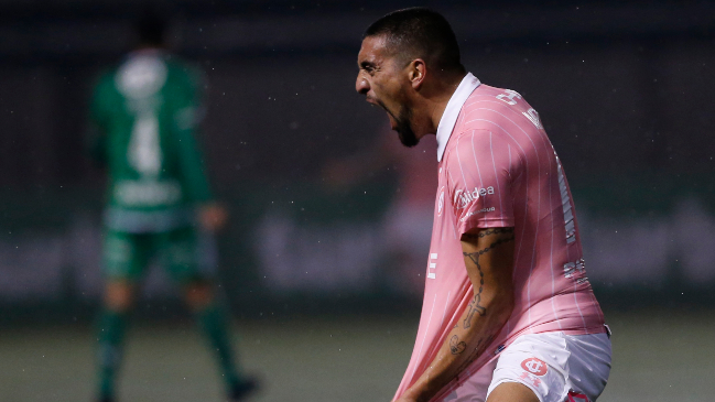 La UC batió en exigente duelo a Audax y llegará con ventaja a la revancha en Copa Chile