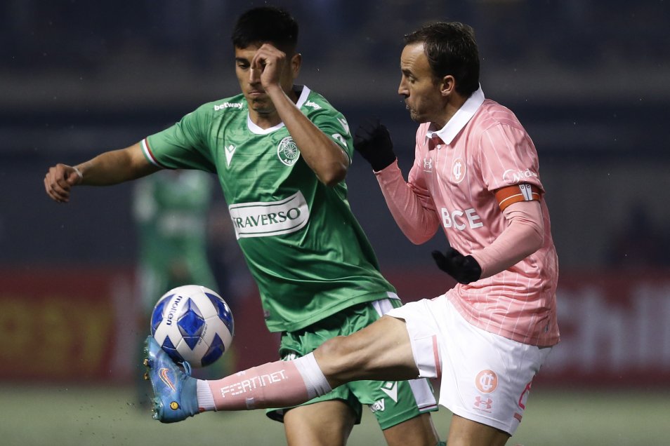 Ampuero y Zampedri le dieron la victoria a U. Católica frente a Audax por Copa Chile