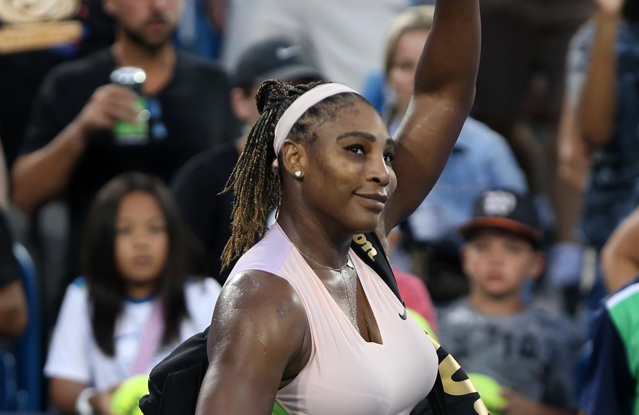 Serena Williams cayó ante Emma Raducanu y se despidió de Cincinnati