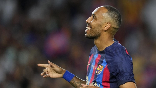 Aubameyang sufrió un problema con su Ferrari y tuvo que llamar a la grúa