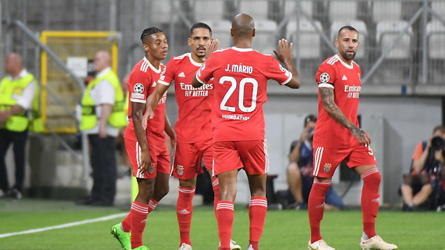 Benfica se acercó a la fase de grupos de la Champions tras vencer en la ida a Dinamo Kiev