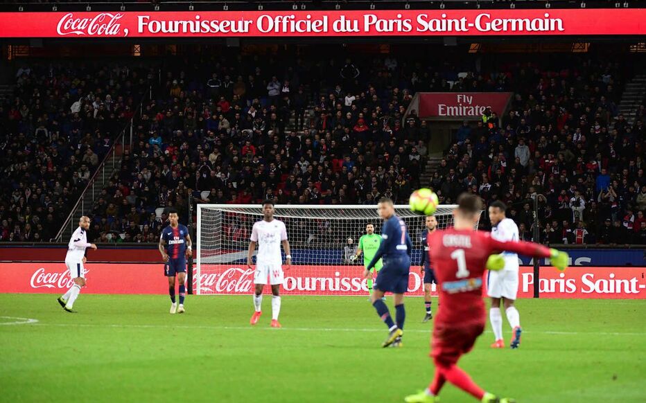 PSG impuso estricto régimen y prohibió a sus jugadores tomar Coca-Cola