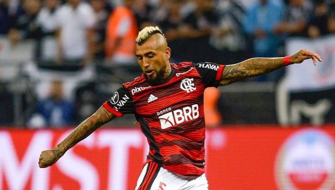 Flamengo de Arturo Vidal enfrenta a Atlético Paranaense en la Copa de Brasil