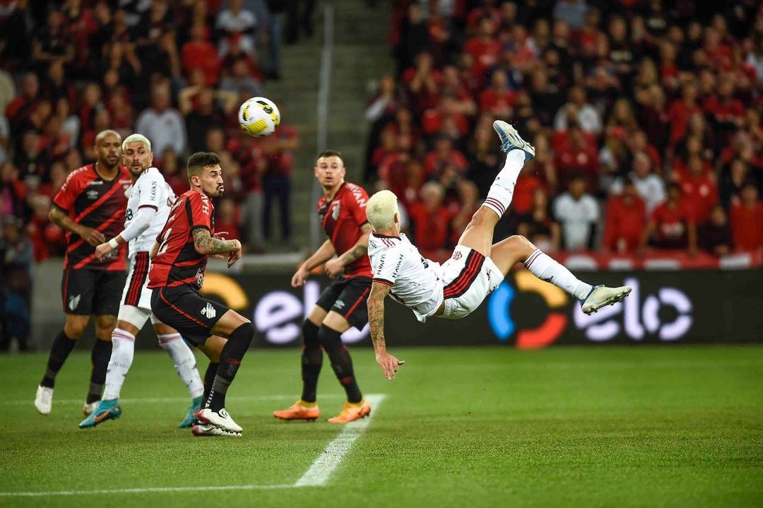 La espectacular chilena de Pedro para llevar a Flamengo a las semis de la Copa de Brasil