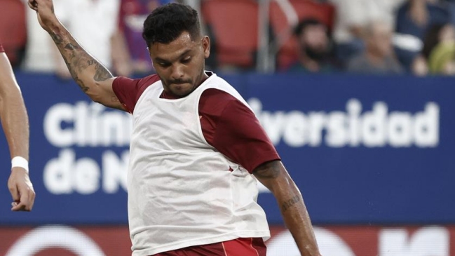 Jesús Corona abandonó entrenamiento de Sevilla en ambulancia por seria lesión