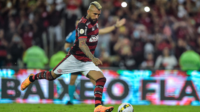 David Luiz, encandilado con Vidal: “La experiencia del chileno es absurda”