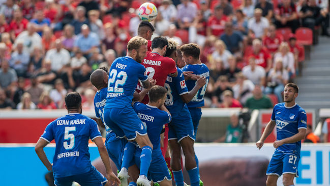 Bayer Leverkusen con Aránguiz fue derrotado por Hoffenheim y sigue sin sumar en la Bundesliga