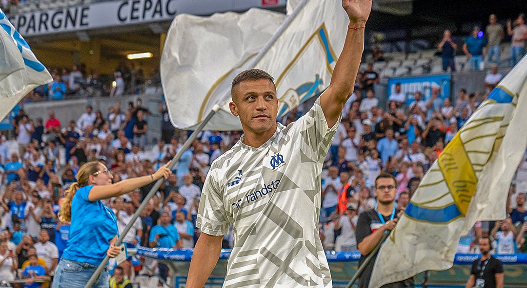 ¡Ovacionado! La gran presentación de Alexis en su primer partido como local en Marsella