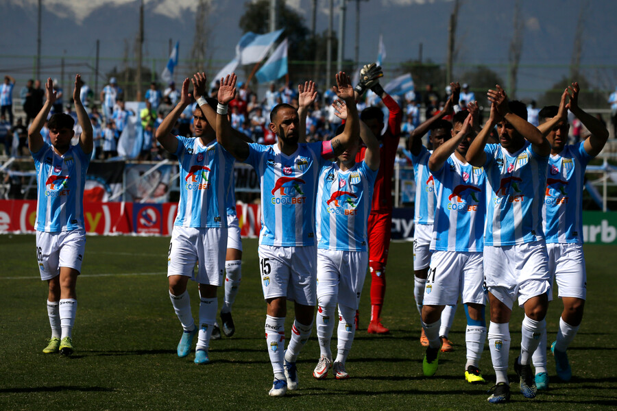 Magallanes goleó a Universidad de Concepción y firmó su avance en Copa Chile