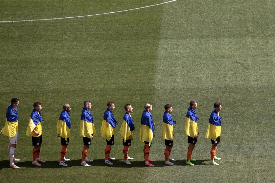 Una imagen para la esperanza: Shakhtar Donetsk y Metalist Jarkov reanudaron la liga de Ucrania