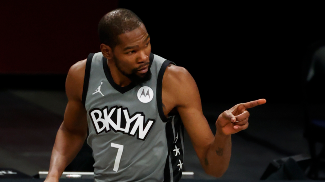 Kevin Durant da marcha atrás y seguirá en Brooklyn Nets