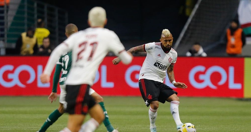 Arturo Vidal fue citado en Flamengo para la semifinal ante Sao Paulo en Copa de Brasil