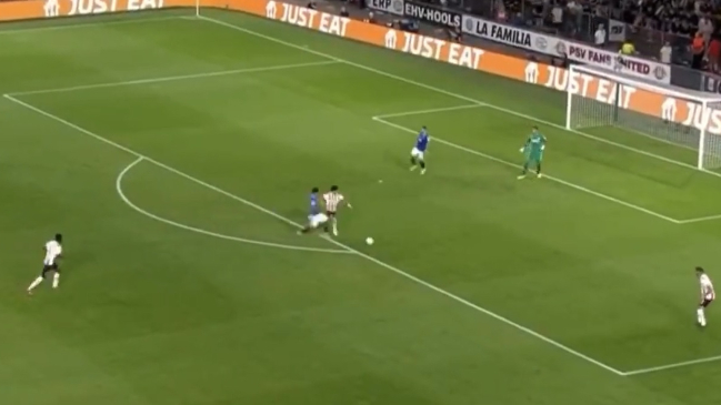 Un grave error defensivo eliminó a PSV de la Champions ante Rangers