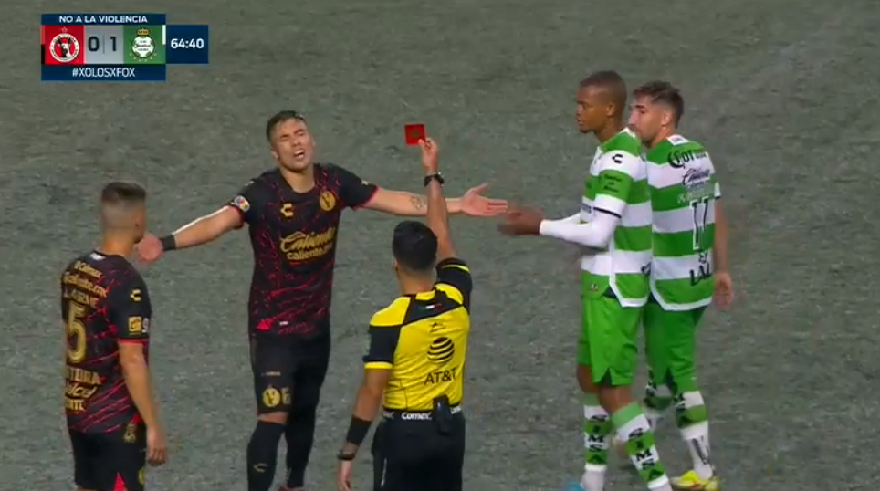 Nicolás Díaz vio la roja directa en caída de Xolos de Tijuana y firmó su tercera expulsión en un mes