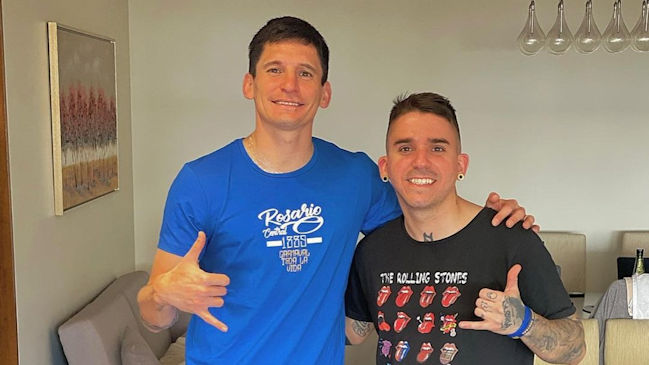 Jugadores de la UC trajeron a su tatuador desde Rosario previo al clásico universitario