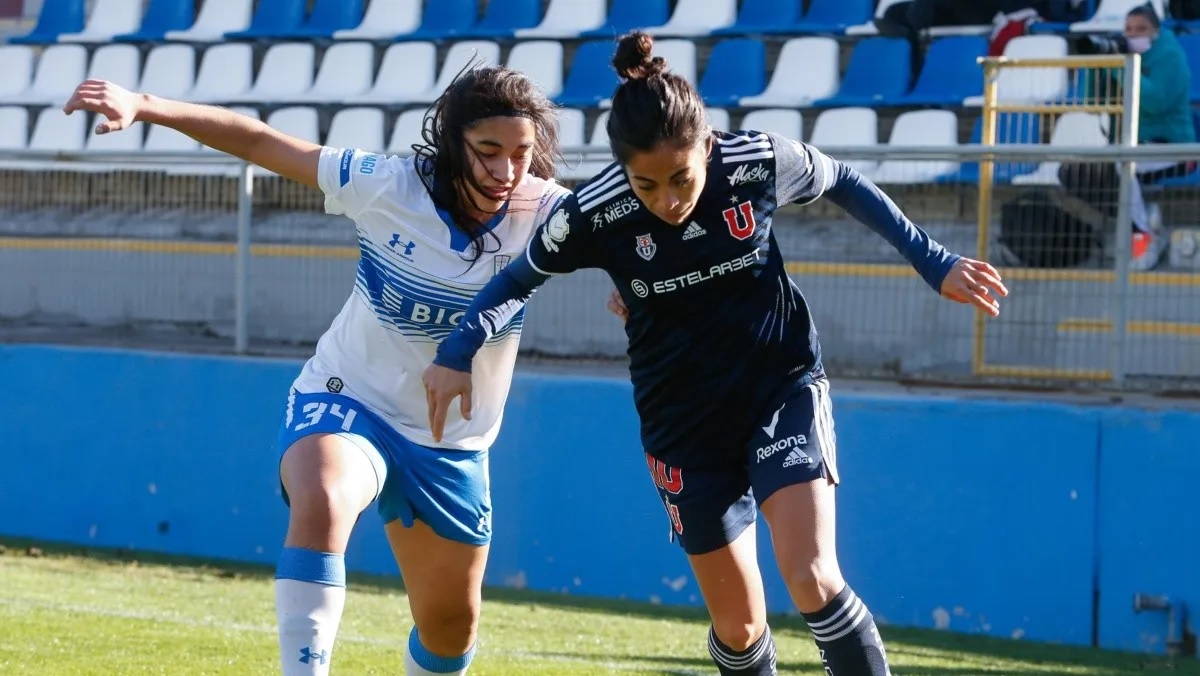 La U y la UC animan el clásico universitario femenino en la reapertura del Estadio Nacional