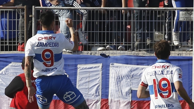 Zampedri asestó la segunda estocada a U. de Chile en el clásico estudiantil
