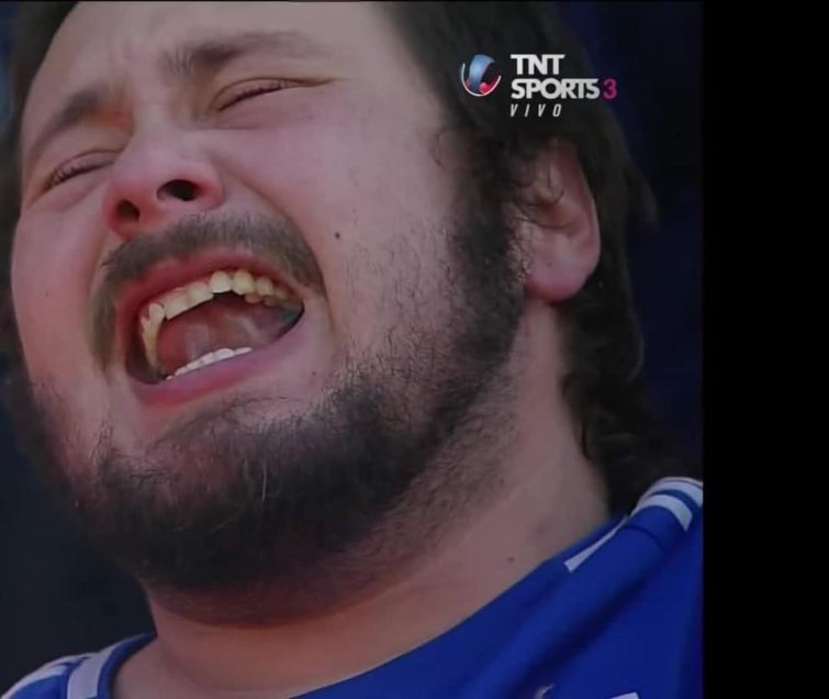 Los memes le “pegaron en el piso” a la U tras perder el clásico estudiantil ante la UC