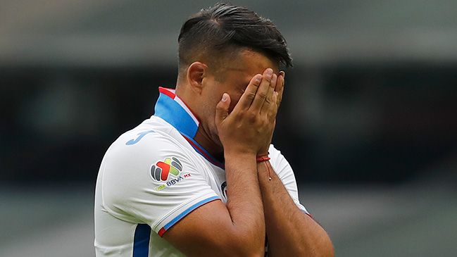 Iván Morales fue expulsado por dura infracción ante Querétaro