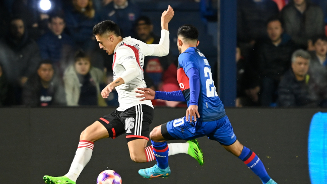 ¡Golazo! Pablo Solari sigue prendido en Argentina y dio ventaja a River con un gran “sombrero”