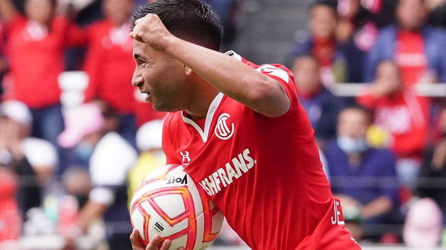 Jean Meneses ganó de cabeza para anotar el descuento de Toluca ante Pachuca
