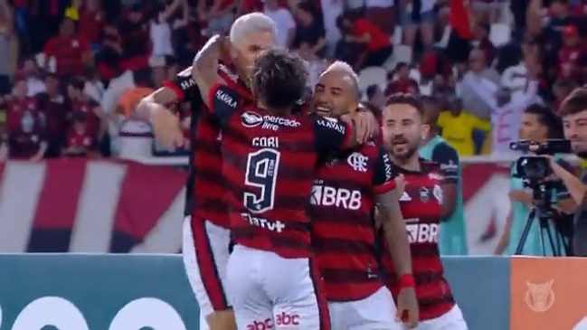 Vidal fue la gran figura y Pulgar debutó en triunfo de Flamengo en el clásico ante Botafogo