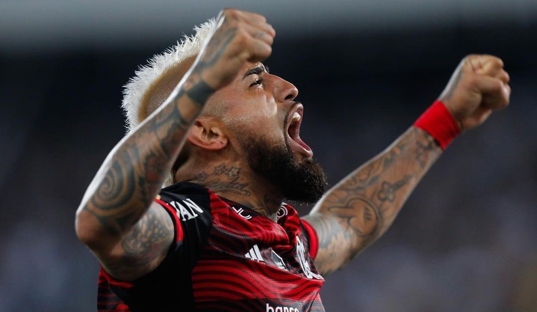 Vidal y Pulgar fueron citados en Flamengo para la semifinal ante Vélez en la Copa Libertadores