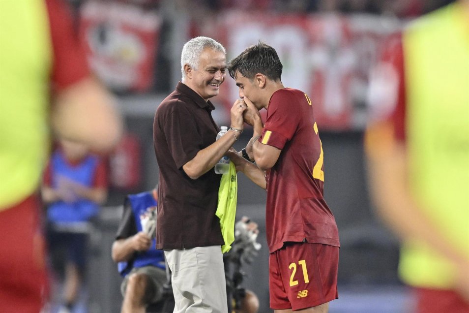 Celebra Mourinho: Dybala fue figura y Roma alcanzó la cima en Italia