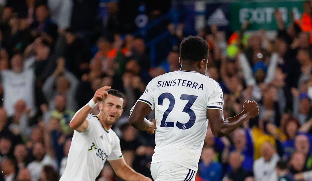 Leeds salvó un empate ante Everton de Frank Lampard con un zurdazo de Luis Sinisterra