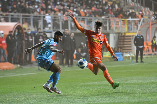 Un doblete de David Escalante le dio el triunfo a Cobreloa ante Iquique en Calama