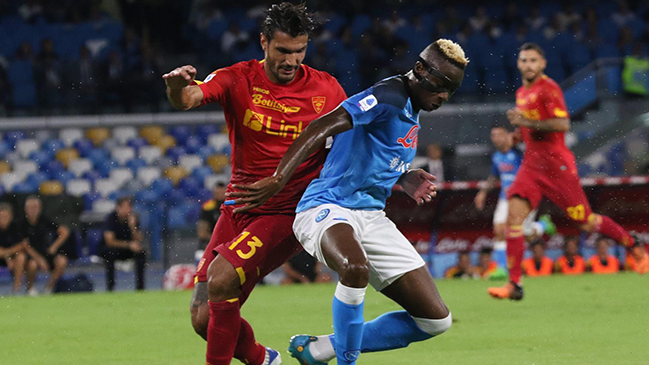 Napoli enredó puntos ante Lecce y no pudo escalar a la cima de la Serie A