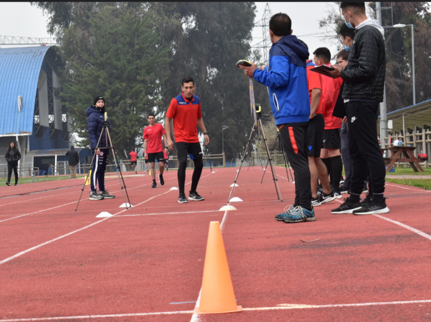 Arbitros chilenos se sometieron a pruebas físicas para revalidar su categoría FIFA
