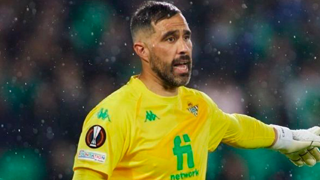 Real Betis ya inscribió a Claudio Bravo en la liga española