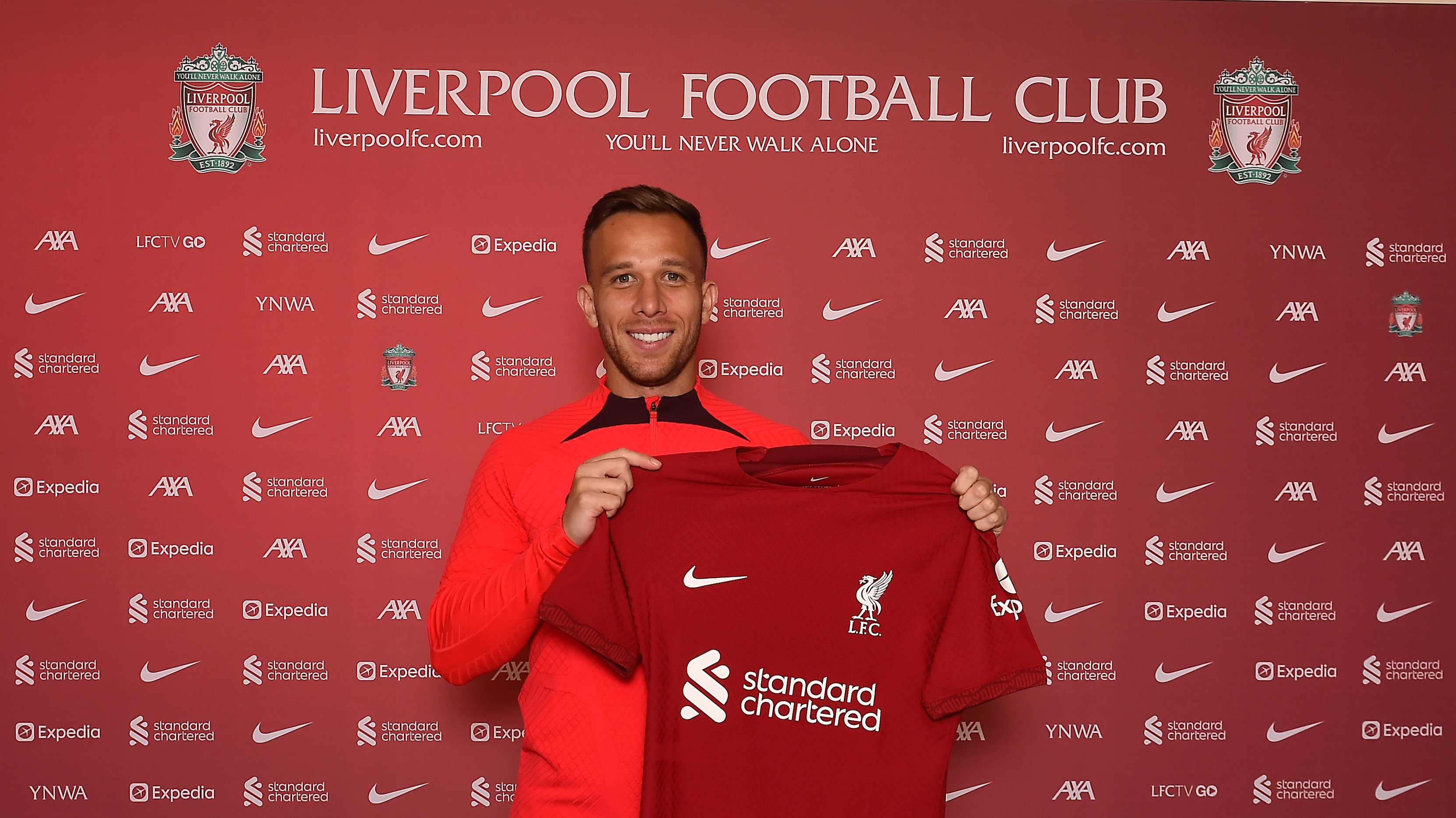 Liverpool cerró la incorporación del brasileño Arthur Melo