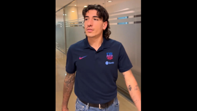 Héctor Bellerin ya vive su primer día en el Camp Nou como refuerzo de Barcelona