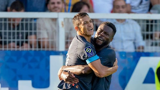 Alexis marcó su tercer gol con Olympique de Marsella en la victoria sobre Auxerre