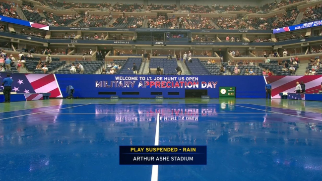 ¿No cerraron el techo? La lluvia cortó la acción en las canchas centrales en el US Open