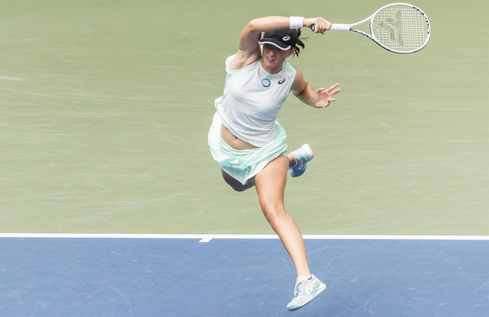 Iga Swiatek remontó contra Jule Niemeyer y pasó a cuartos del US Open