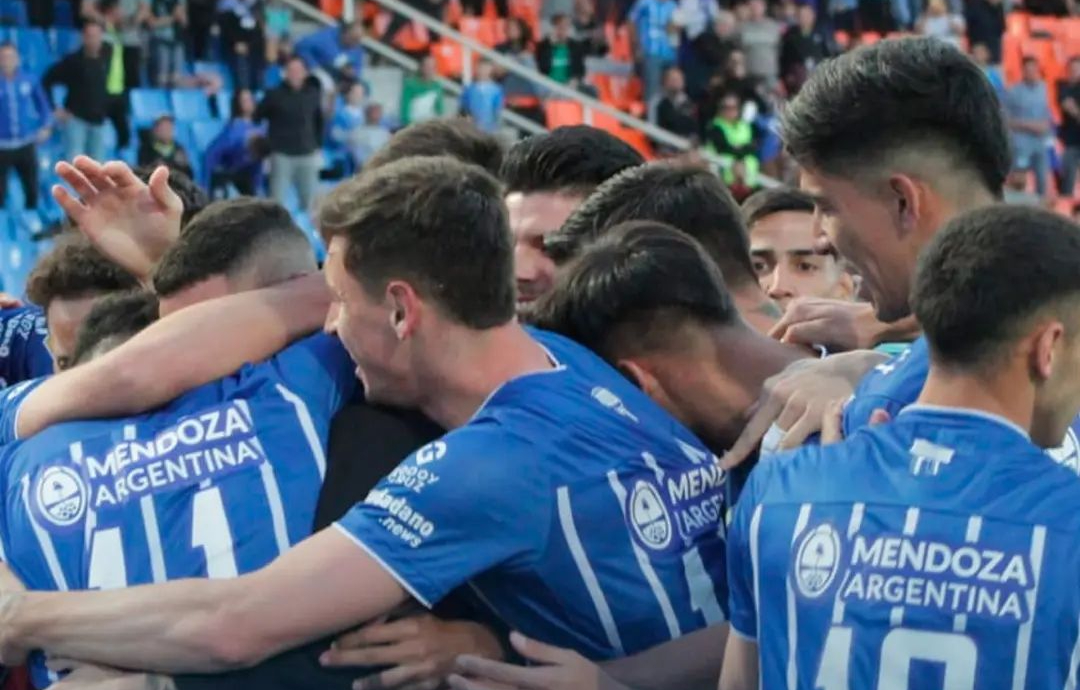 Godoy Cruz batió a Arsenal y mantuvo la presión en la parte alta en la liga de Argentina
