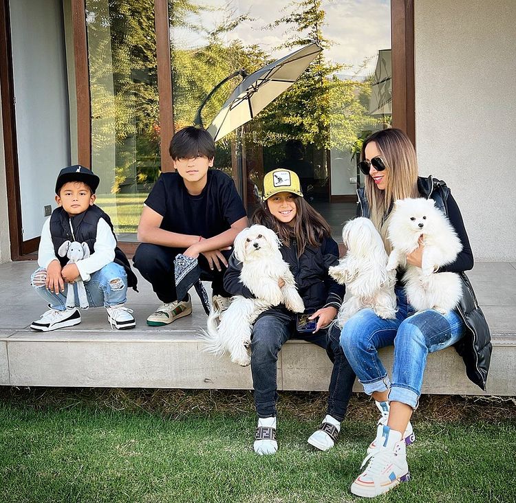 Ex pareja de Arturo Vidal contó cómo recuperaron a su mascota perdida