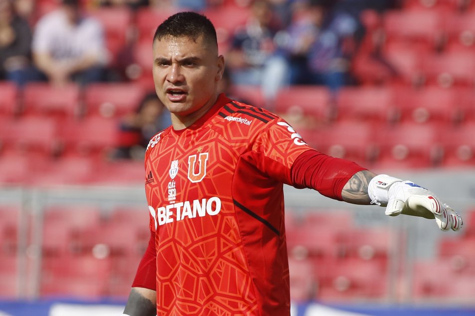 Con línea de tres en defensa: La formación estelar de la U para su importante duelo con Coquimbo