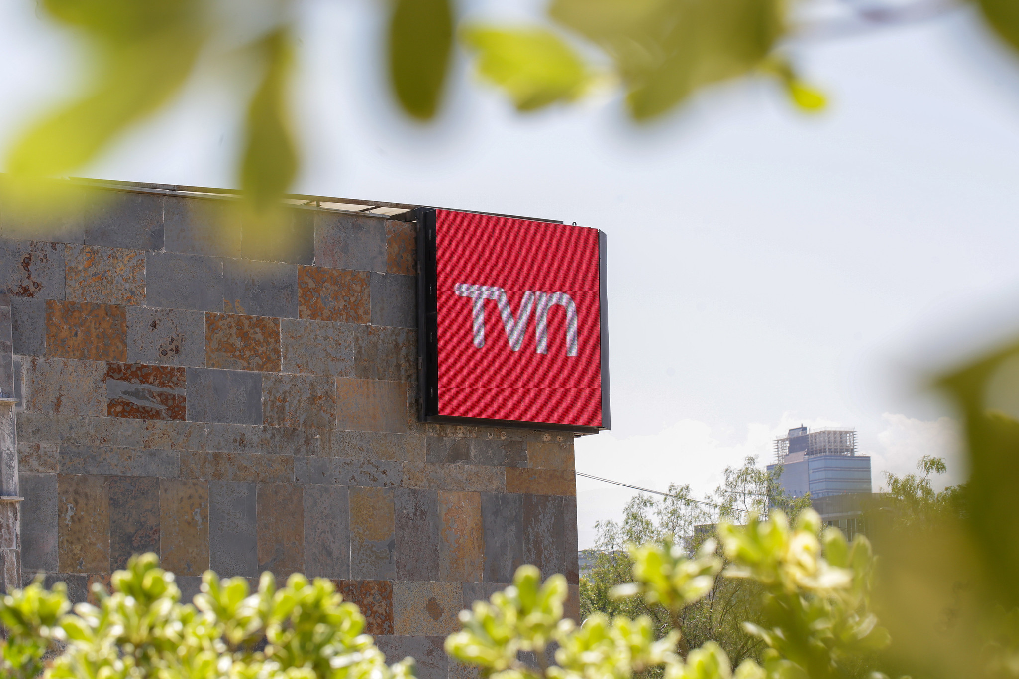 Santiago 2023 anunció a TVN como su canal oficial