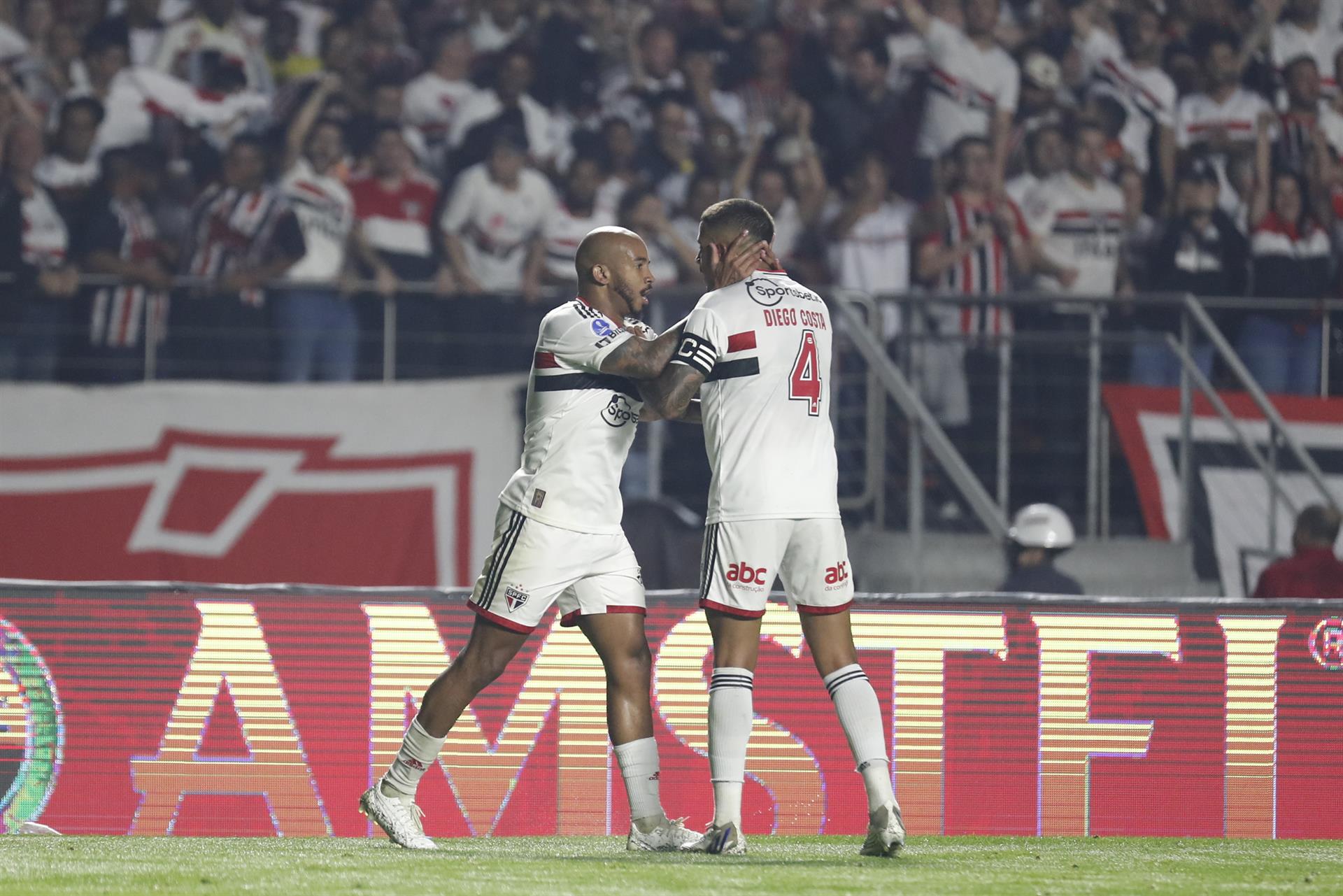Sao Paulo venció en los penales a Atlético Goianiense y pasó a la final de la Sudamericana