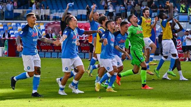 Napoli venció a Spezia y asaltó la cima de la Serie A de Italia