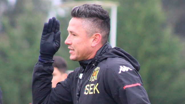 Gustavo Canales: Esta camiseta amerita que seamos un equipo que juegue bien al fútbol