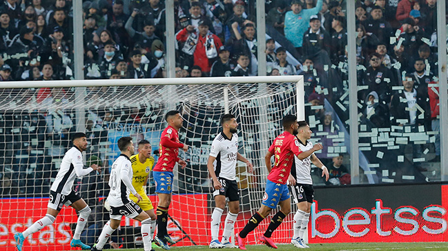 Arbitro denunció a la barra de Colo Colo por sucesos del partido con Unión Española