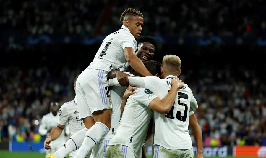 Real Madrid encontró el camino sobre el final para vencer a Leipzig en la Champions